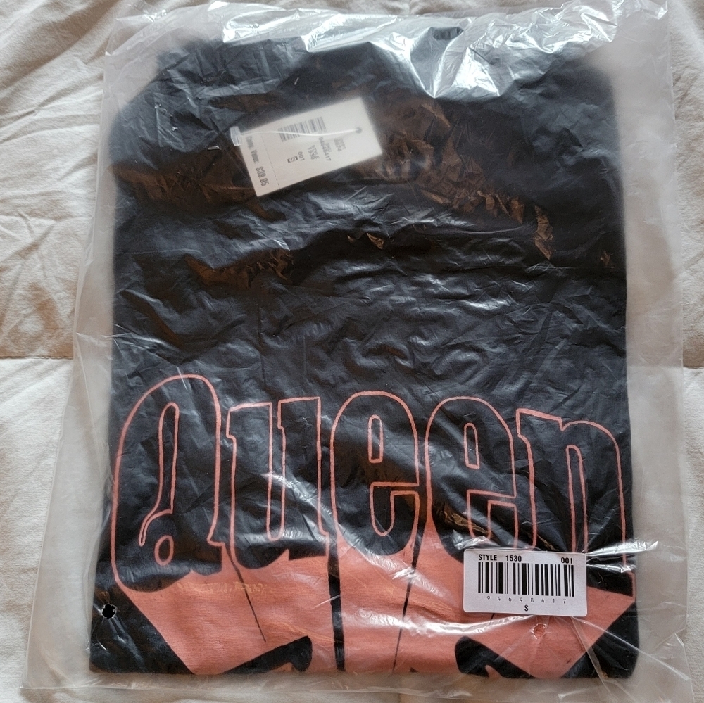 Aeropostale Queen Logo Oversized Graphic Tee - Picture 5 of 6